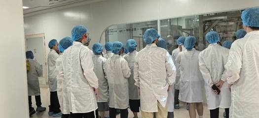 黨支部活力提升計(jì)劃 | 中山大學(xué)生科院師生&ldquo;探秘&rdquo;湯臣倍健珠海基地,黨建與知識雙豐收!